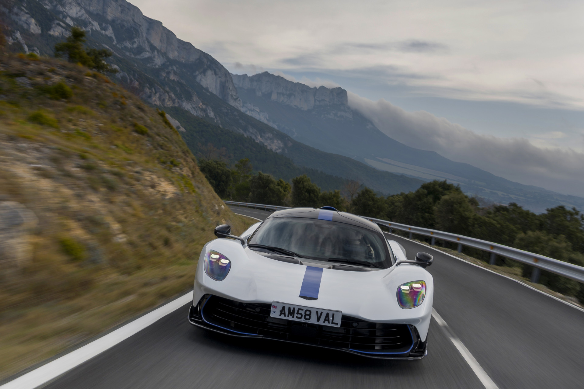 Review Aston Martin Valhalla (2026) - eerste test AutoGids