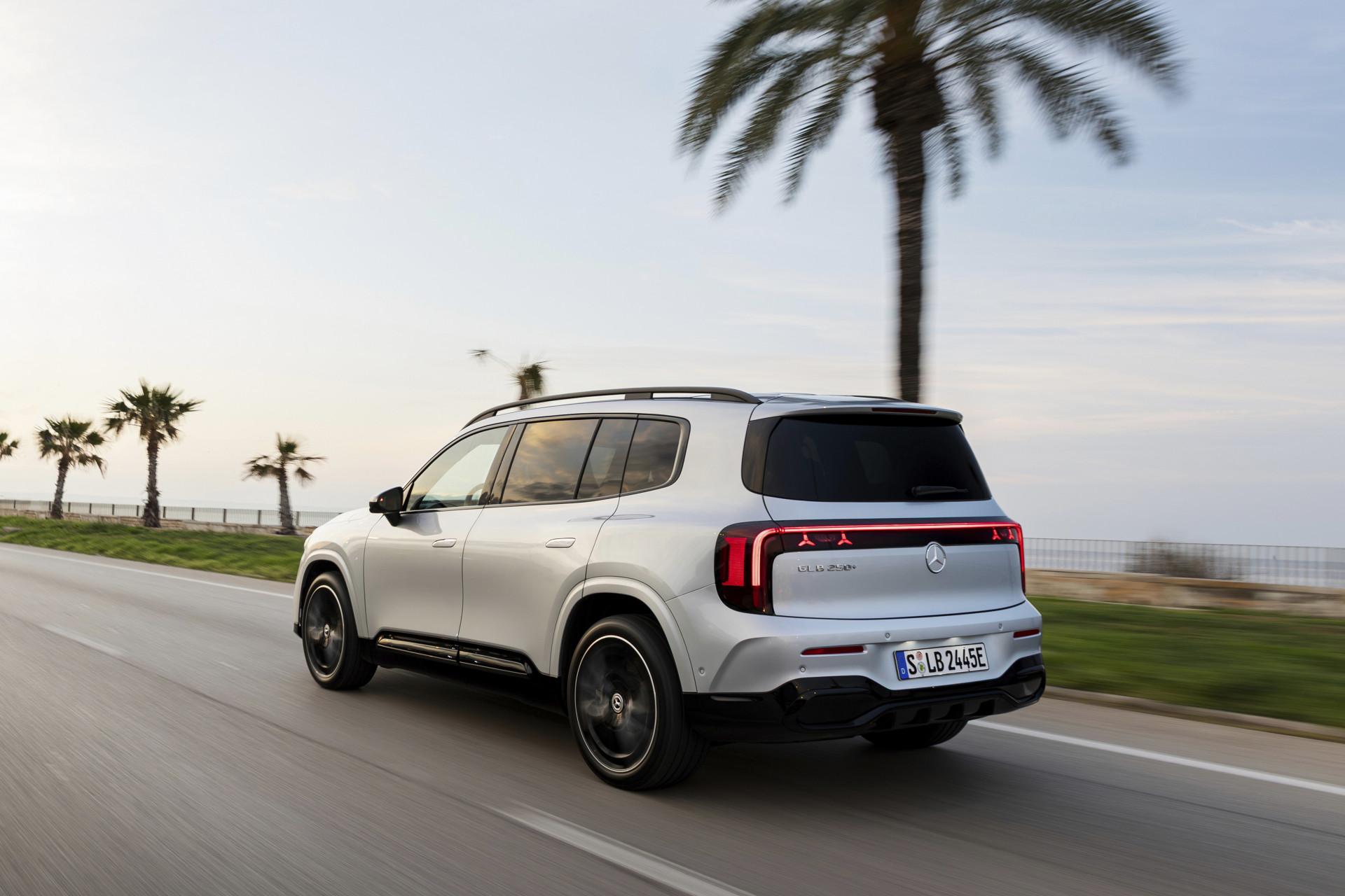 Review Mercedes GLB Electric (2026)