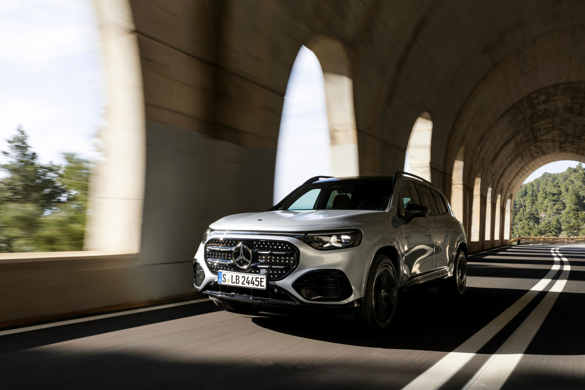 Review Mercedes GLB Electric (2026)