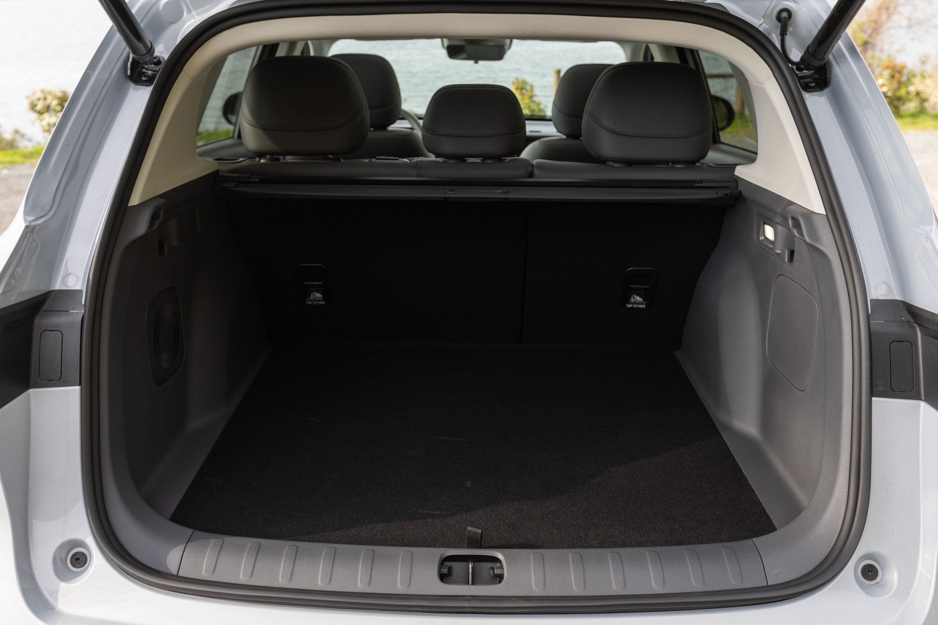 Review Leapmotor B10 Hybrid EV 