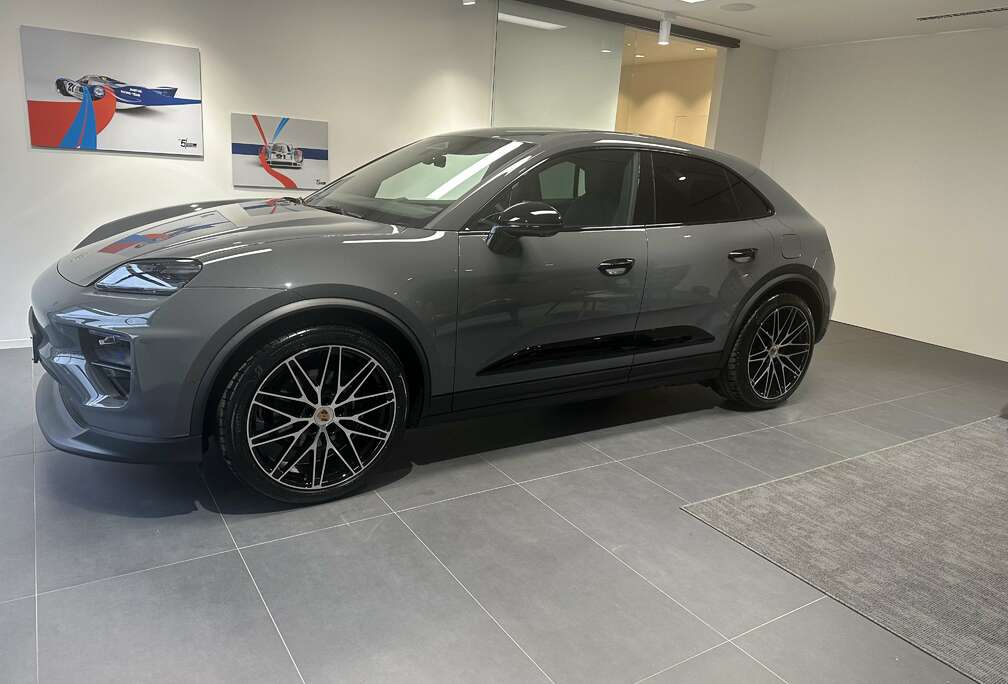 Porsche e-Macan 100 kWh