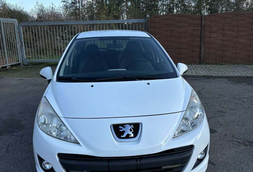 Peugeot 1.4i 16v Trendy