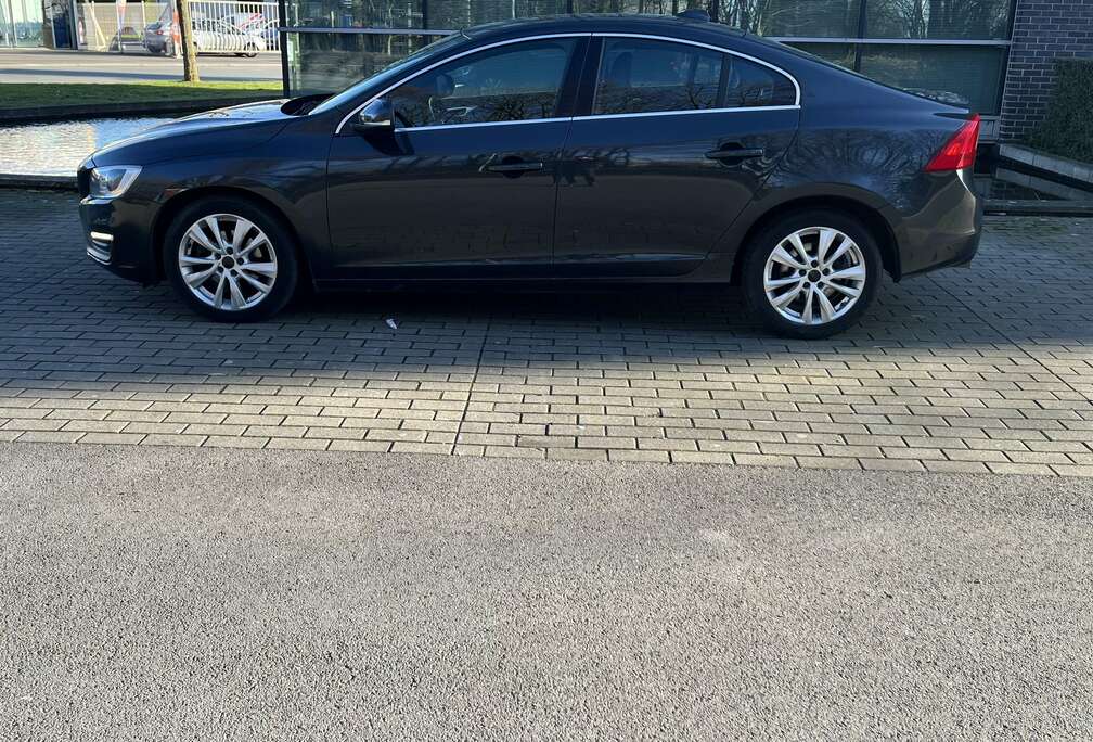 Volvo S60 1.6 D2 Kinetic Powershift Toutes les FACTURES***