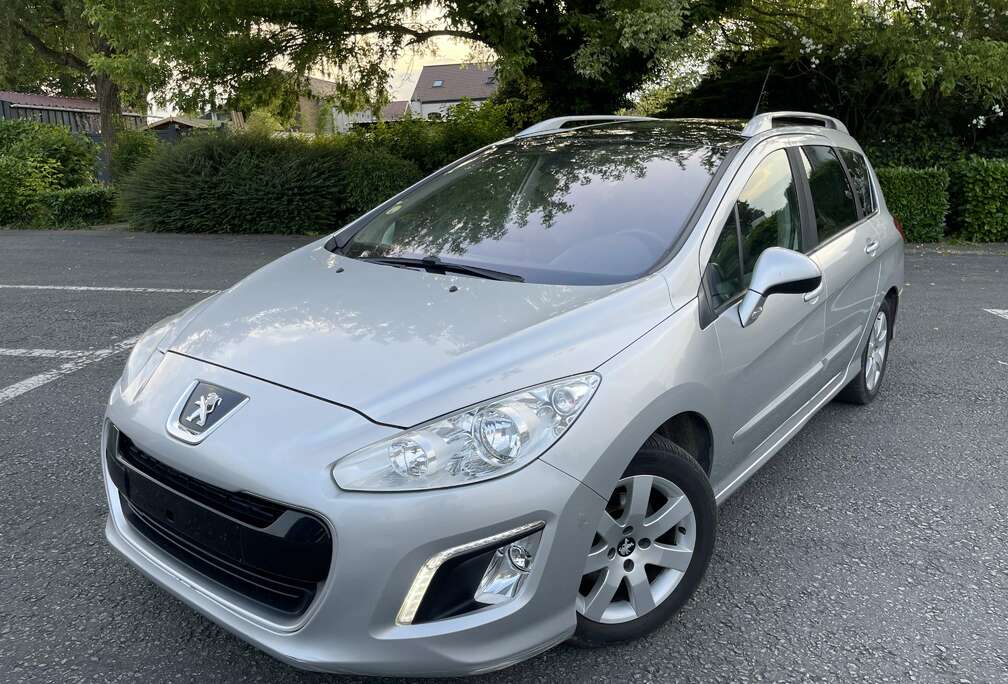 Peugeot SW 1.6 e-HDi 112ch FAP BMP6 Série Spéciale Family