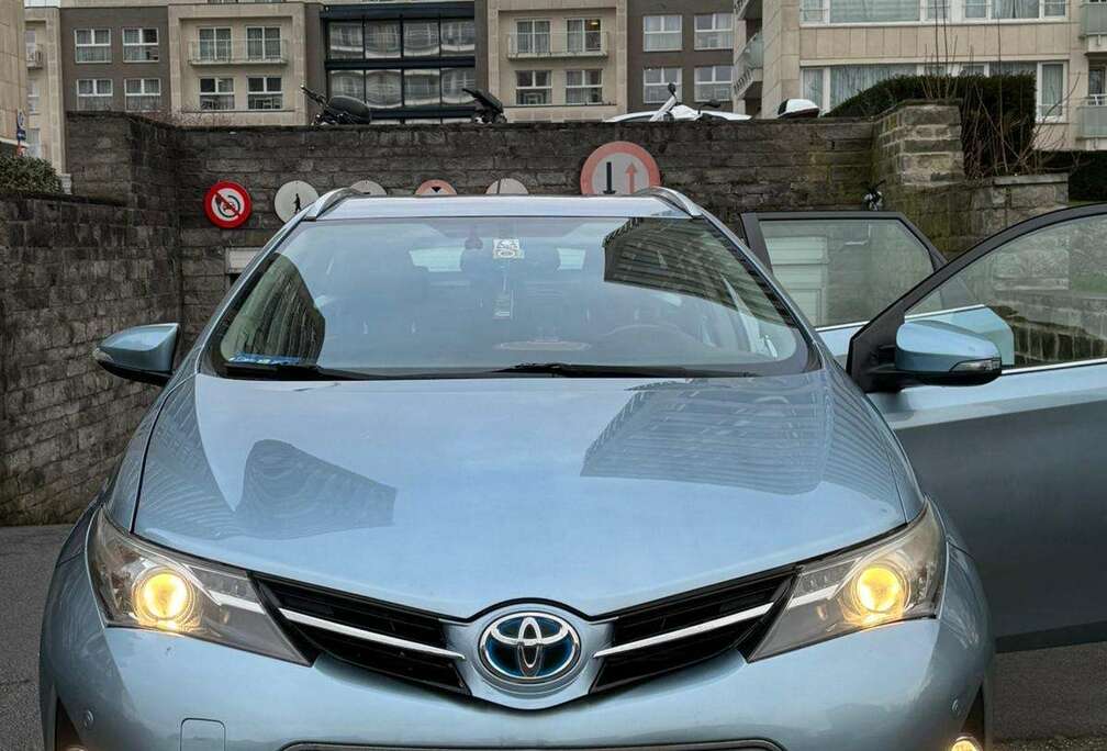 Toyota Auris Hybrid SW HEV 1.8i HSD CVT