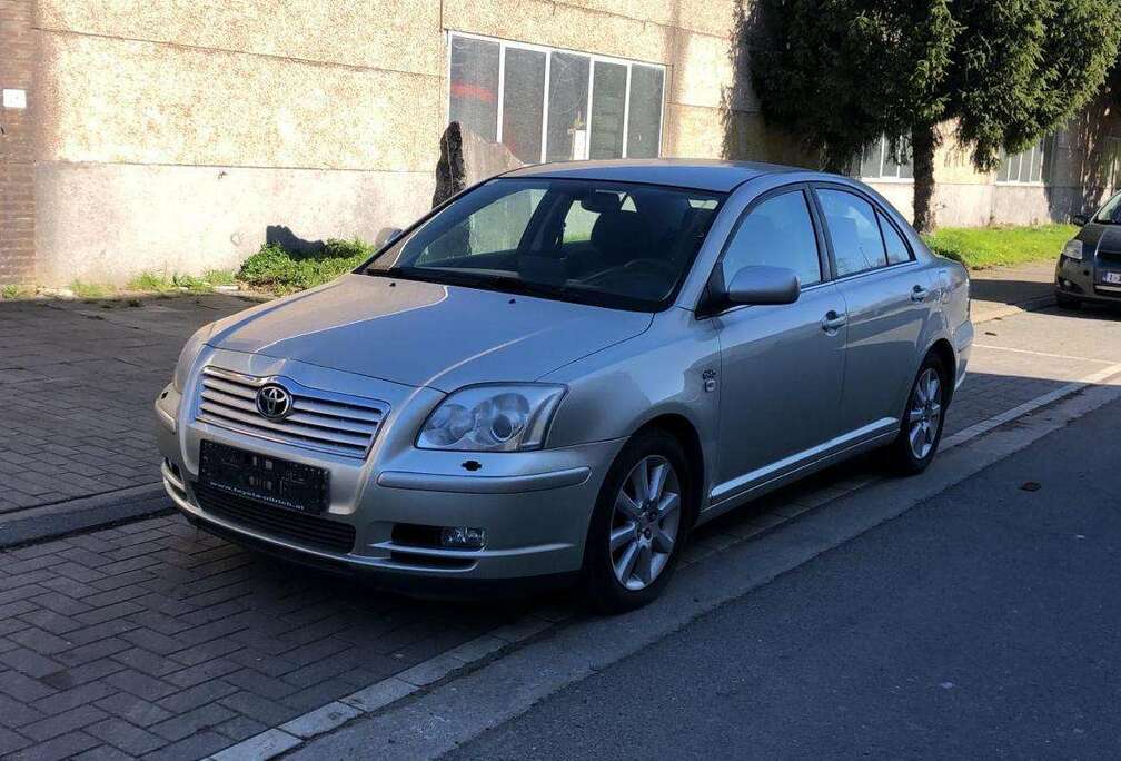 Toyota Avensis 2.2 Turbo D4D 16v Linea Sol