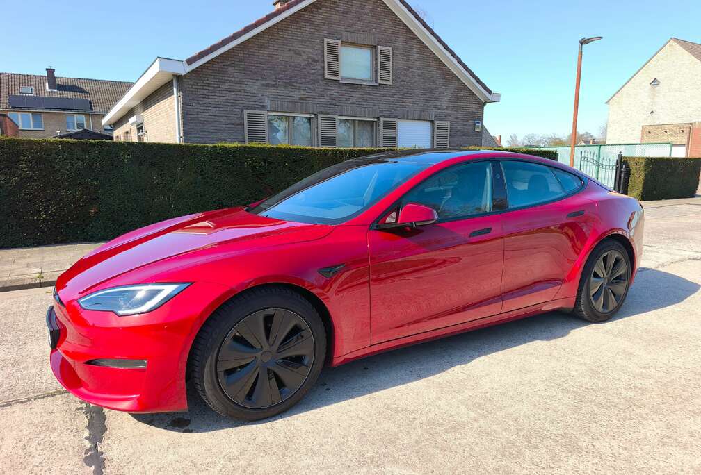 Tesla Refresh  HW4.0  Ultra Red  Yoke  Incl. btw
