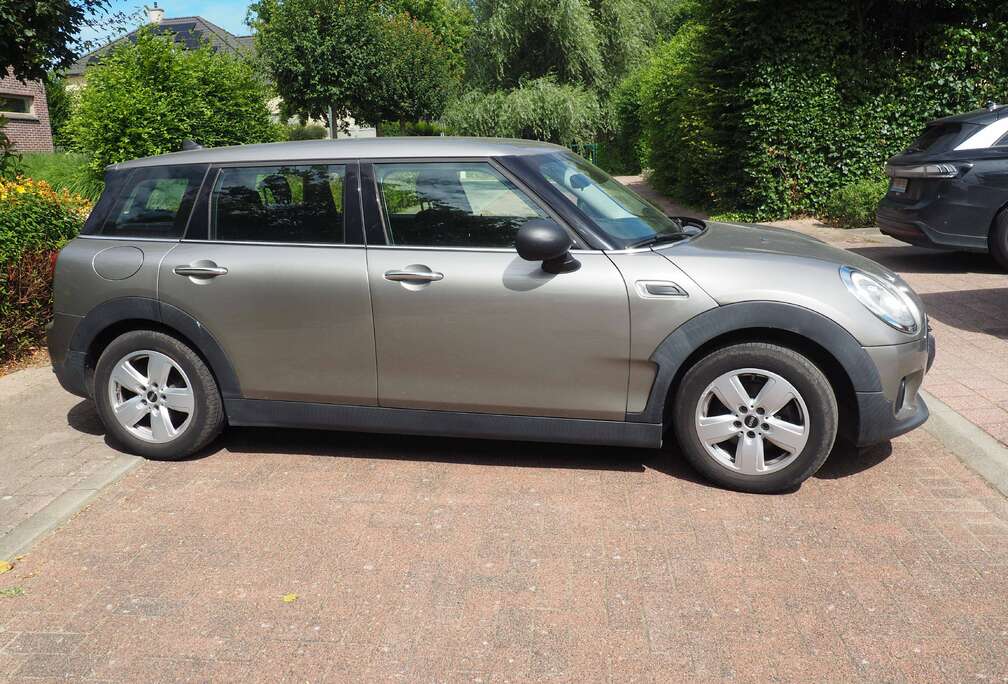 MINI MINI One Clubman  12/2018  65.500 km  Benzine  Euro 6  Handgeschakeld  Ongevalvrij  Particulier
