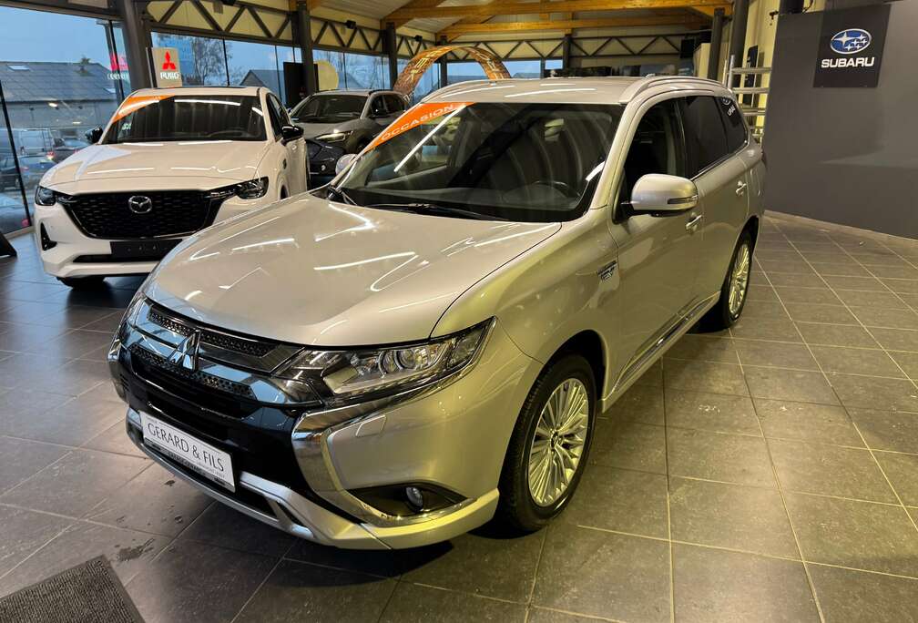 Mitsubishi Outlander 2.0i 4WD PHEV Intense