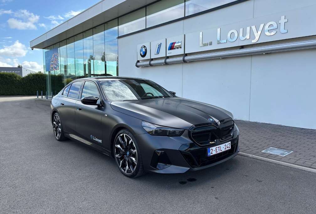 BMW 83.9 kW M60 xDrive