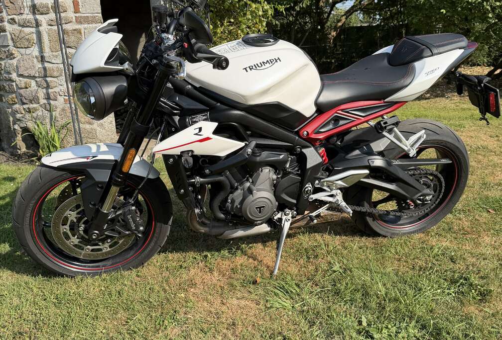 Triumph Version R