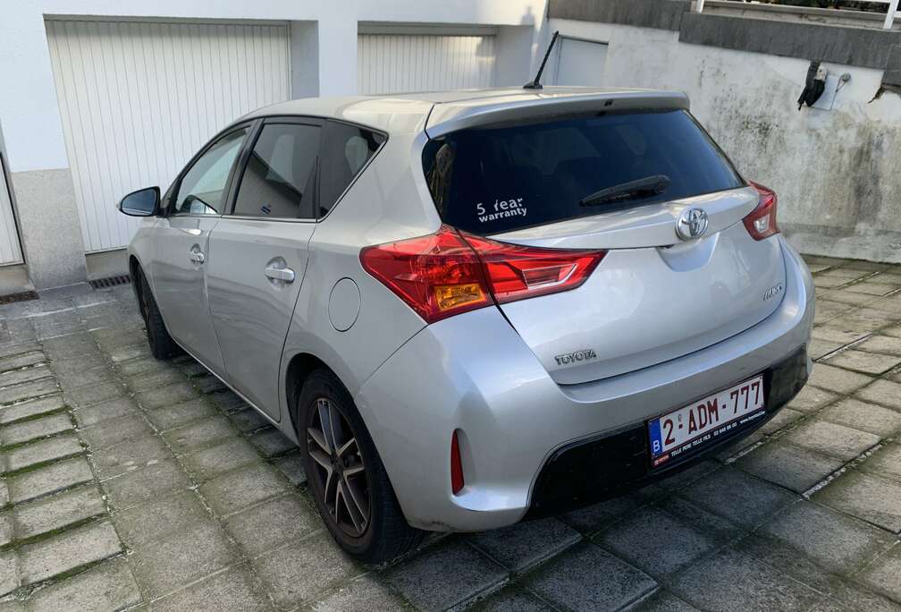 Toyota 100 VVT-i Tendance