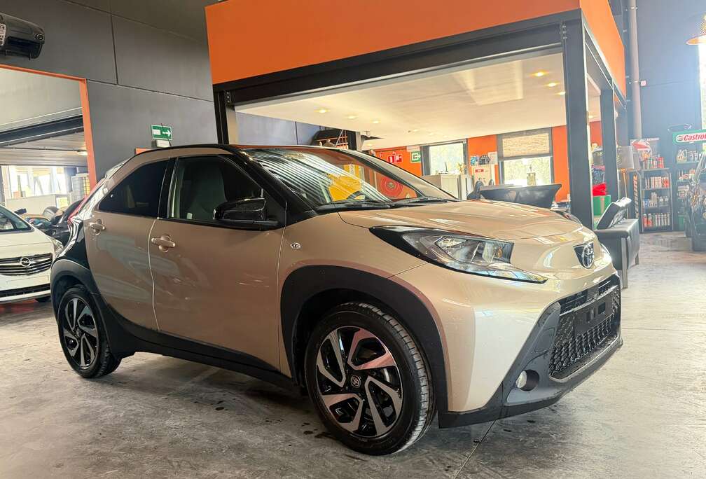 Toyota aygo X 1.0 deluxe edition 2025/6 AN de garantie