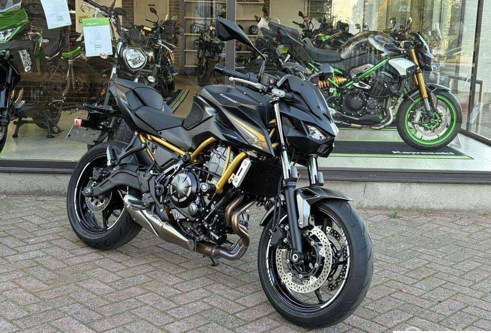 S met accessoires * 2400 km *