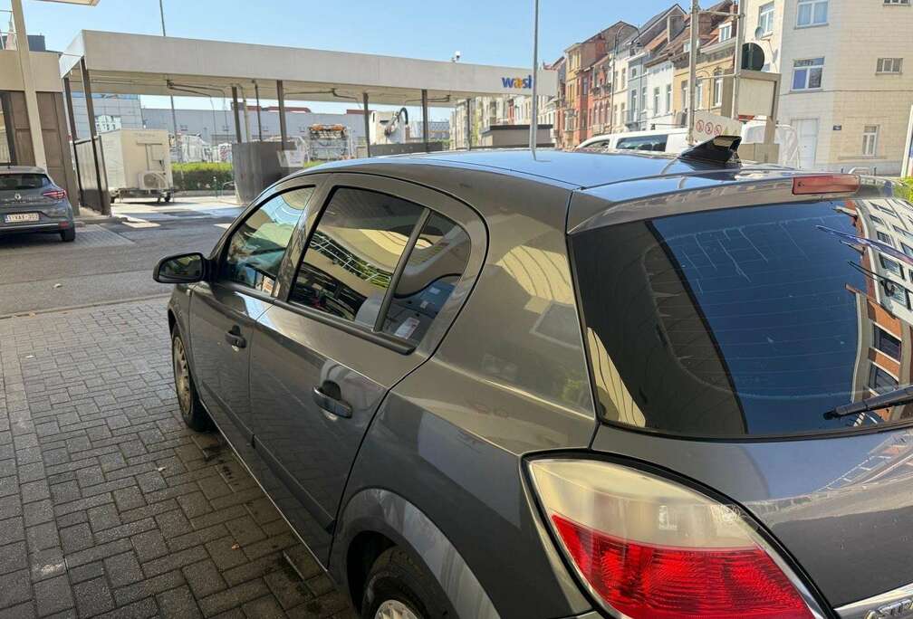 Opel 1.8i XE 16v Elegance