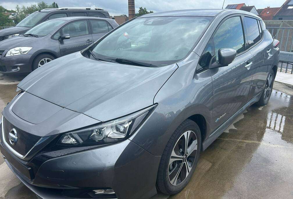 Nissan 40 kWh 76200 KM. 2018. ELEKTRICITEIT. AUTOMAAT. 7700 EURO