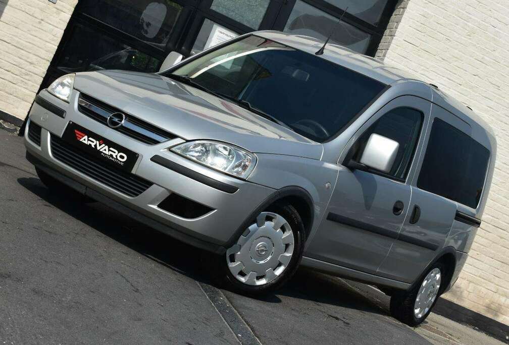 Opel 1.4i TOUR / Airco / Trekhaak / Topstaat / Garantie