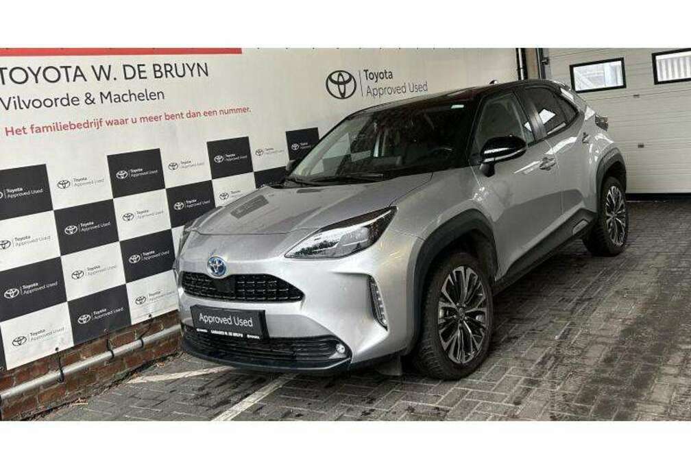 Toyota Elegant Bi-Tone