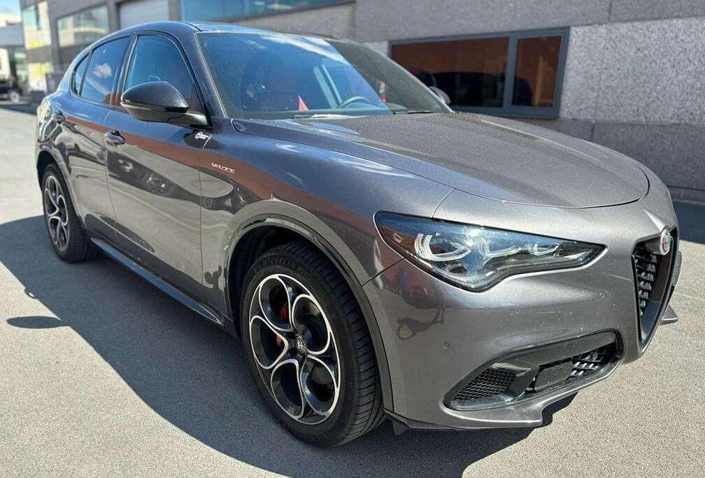 Alfa Romeo VELOCE 2.0 TURBO Q4  AUTOMAAT *PANO DAK*TREKHAAK*