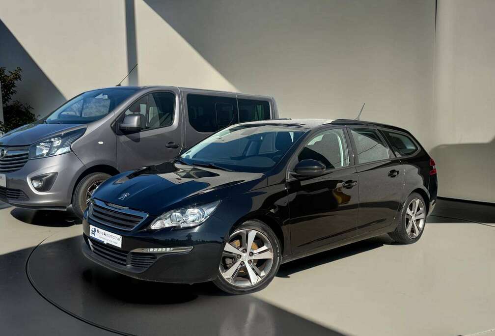 Peugeot Peugeot 308 SW 1.2 Benzine  117.070 km  Navi  Cruise Control  PDC Achter  Automatische Airco  12M Garantie