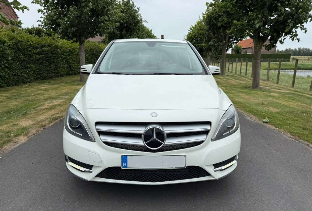 Mercedes-Benz B 180