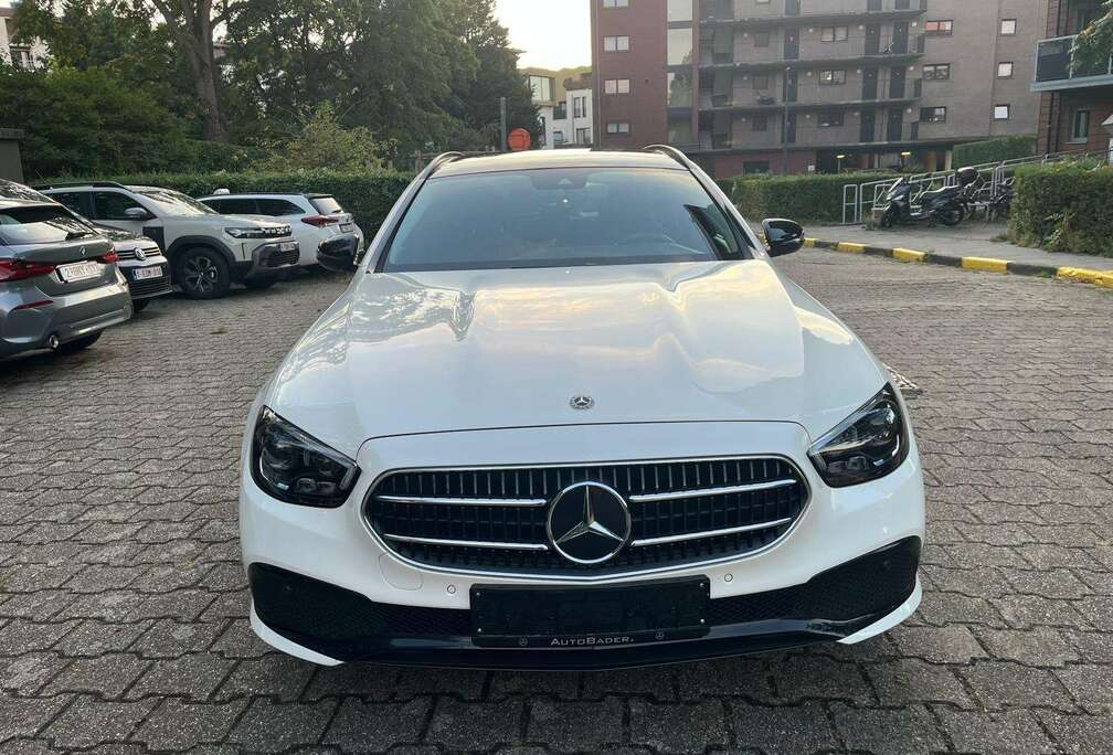 Mercedes-Benz E 300 e T 9G-TRONIC