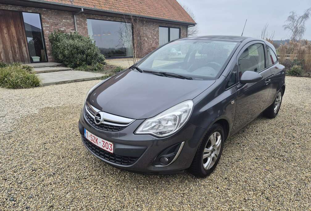 Opel Corsa 1.2i Enjoy 150 Years