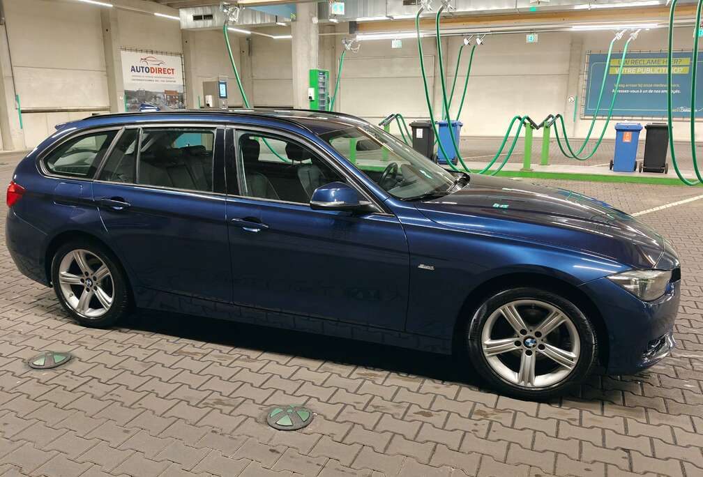 BMW 318i Touring Aut. Sport Line