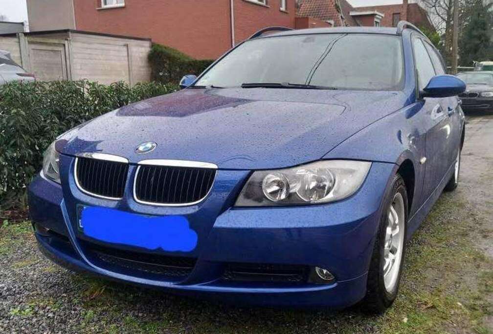BMW 318i Touring
