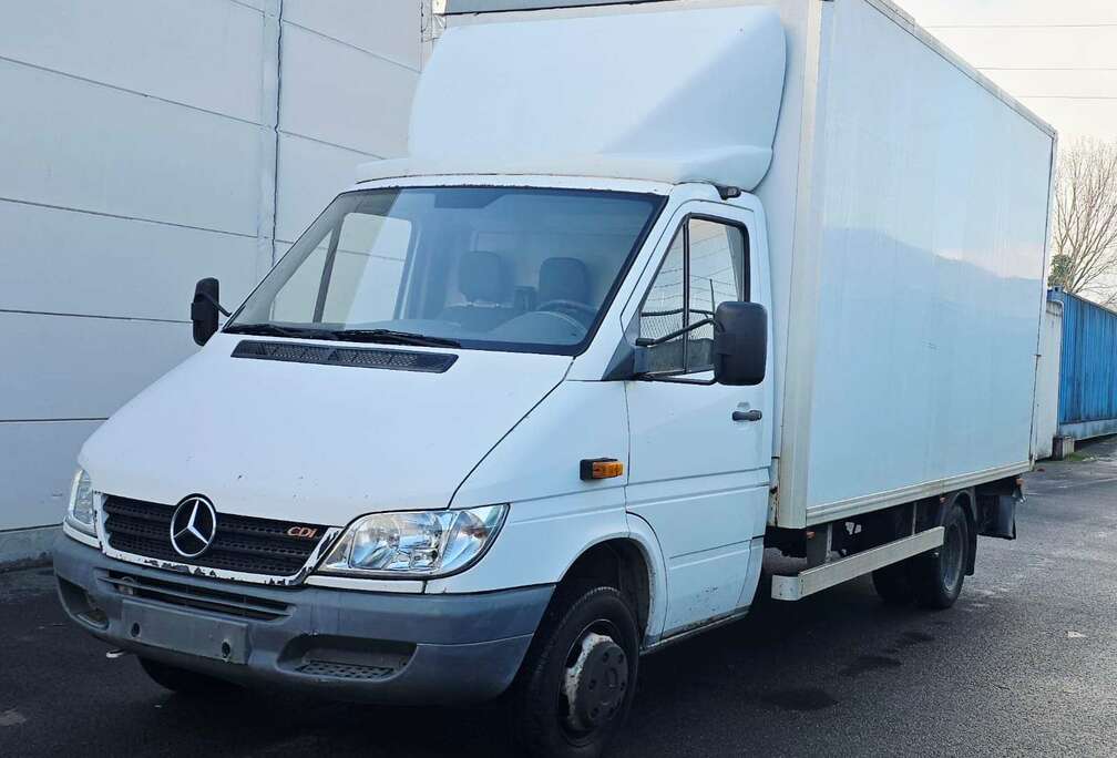 Mercedes-Benz 413 + lift b categori
