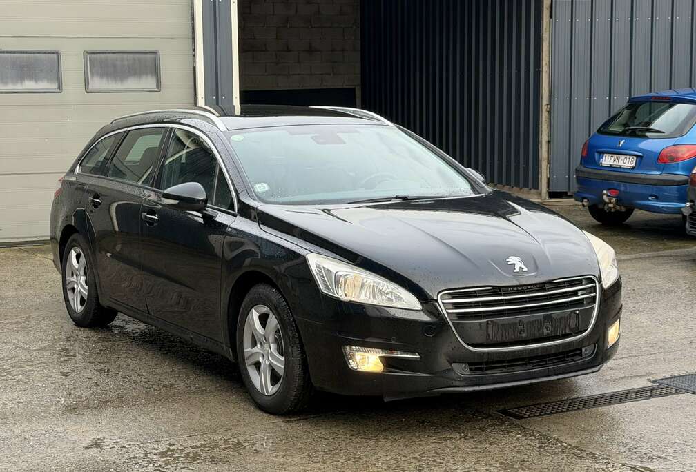 Peugeot 1.6 e-HDi 112ch FAP BMP6 BLUE LION Business Pack