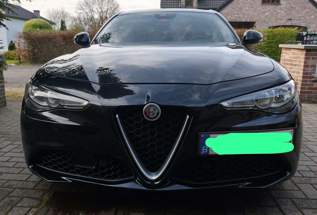 Alfa Romeo 2.2 JTDm Super