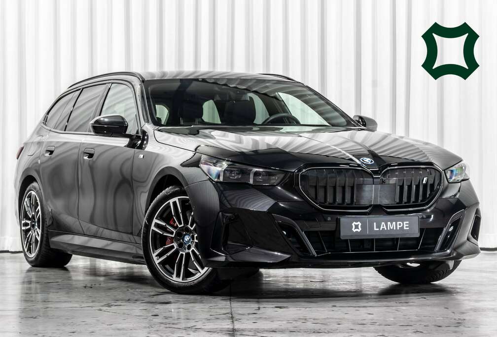 BMW eDrive40 Touring M Sport Pro Bowers&Wilkins Iconic Glow