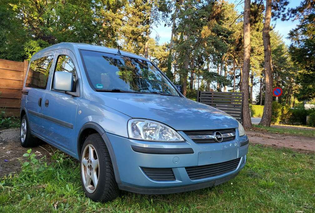 Opel Tour CNG 1.6i Essentia (Hayon/Achterklep)