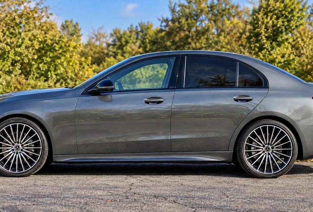 Mercedes-Benz AMG-Line Night+Sport Pack Full Option 9G-Tronic