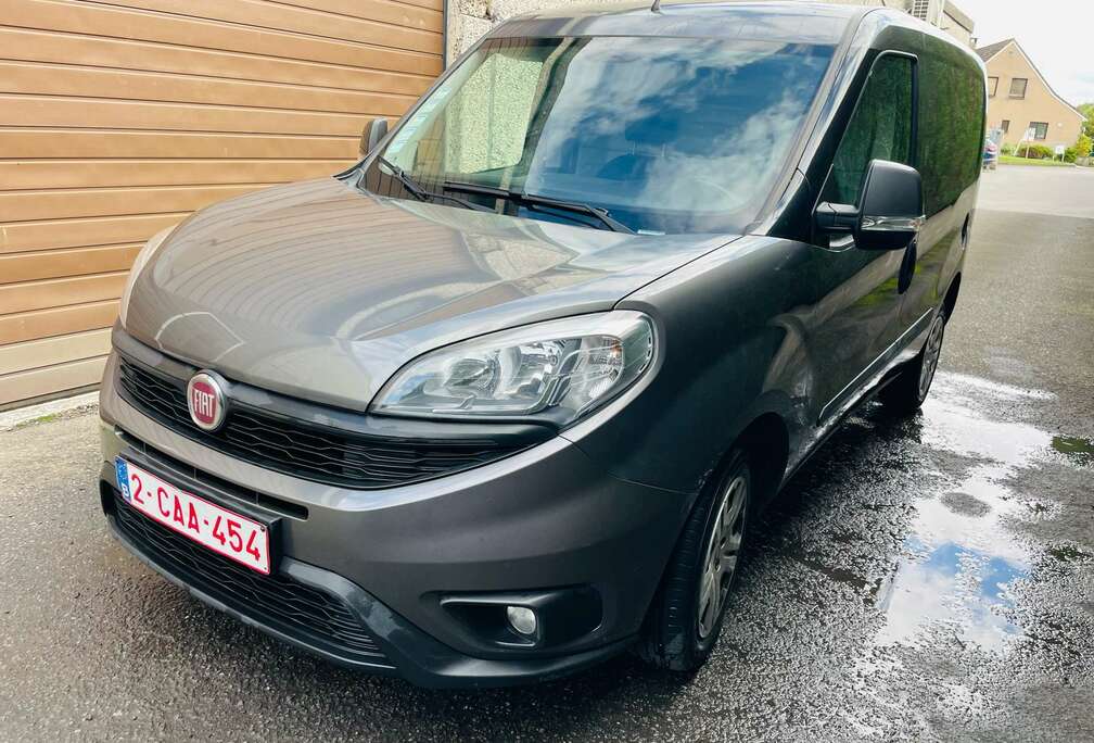 Fiat doblo utilitaire gps clim regulateur de vitesse