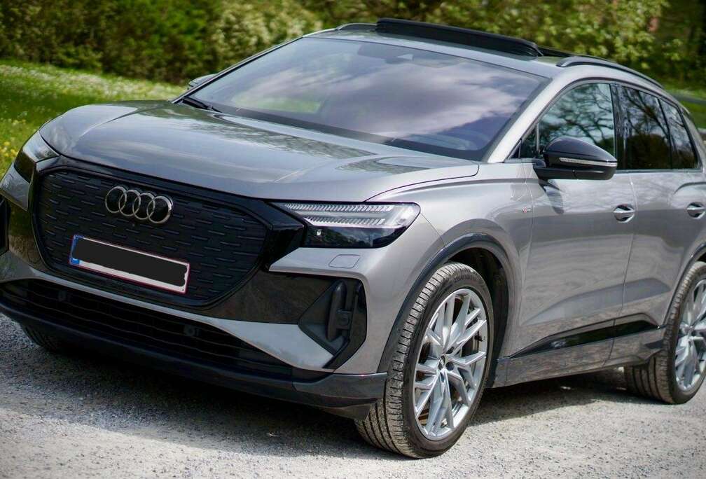 Audi Audi Q4 45 e-tron S line  82 Kwh  Garantie 07/2027  FULL options