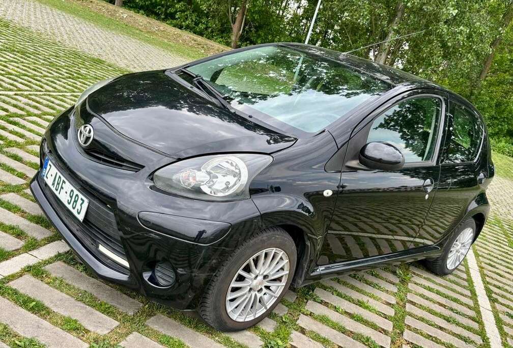 Toyota 1.0i *5 portes + vitres électriques *