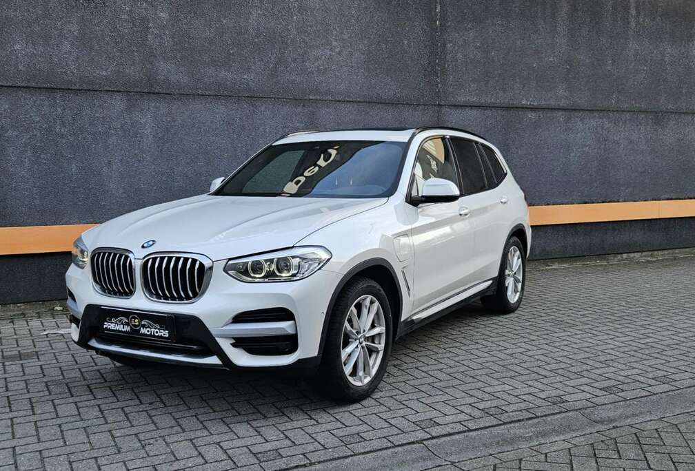BMW xDrive30e X LINE HYBRIDE/LED/PANO/CAMERA/HUD/*FULL