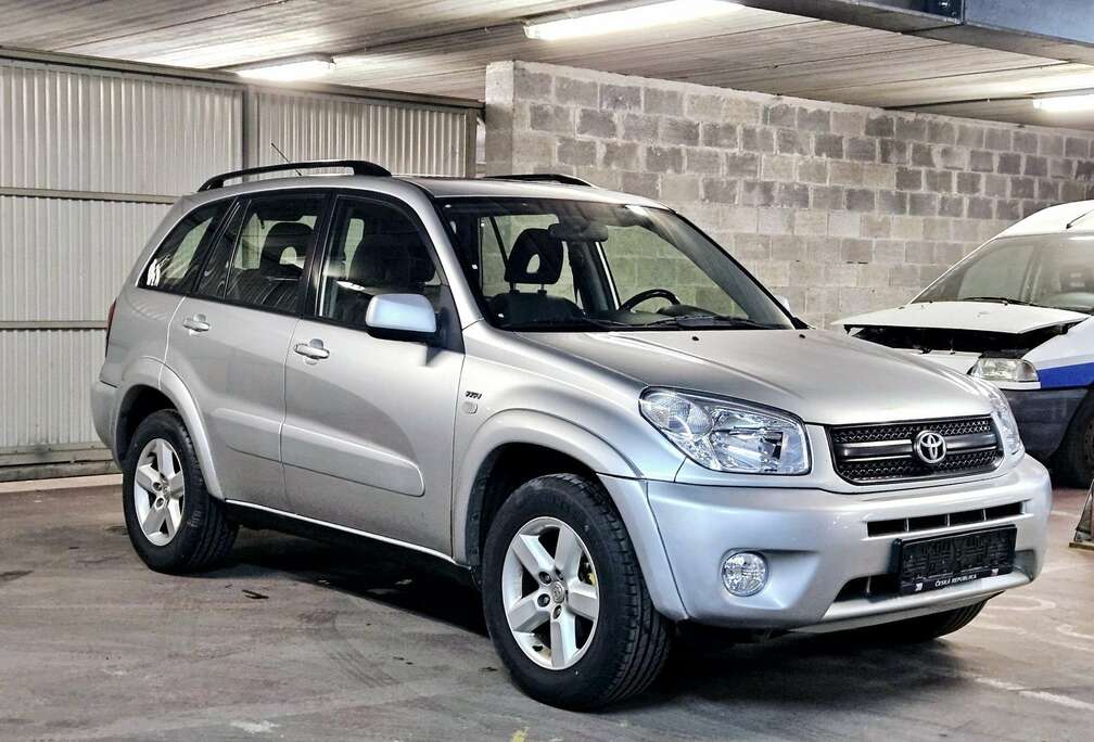 Toyota RAV4 2.0i VVT-i 16v 4x4 VX. Prix Export