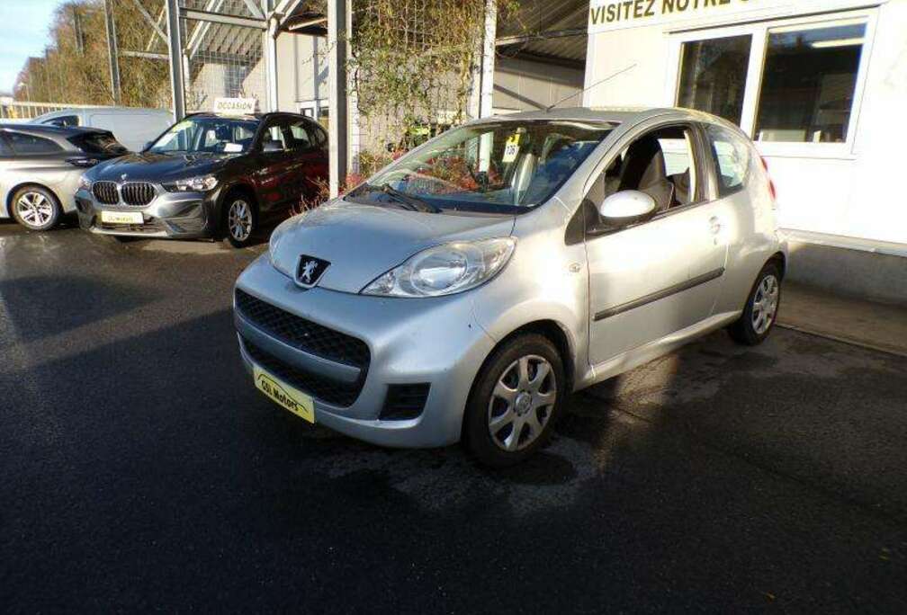 Peugeot 1.0i 68cv 3 portes grise 05/11 Radio Lecteur CD