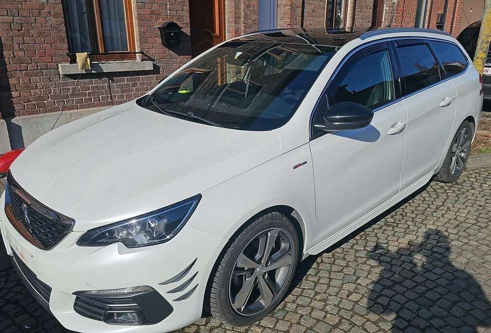 Peugeot SW 1.2 PureTech GT Line