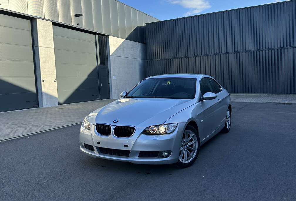 BMW Coupé 320i E92