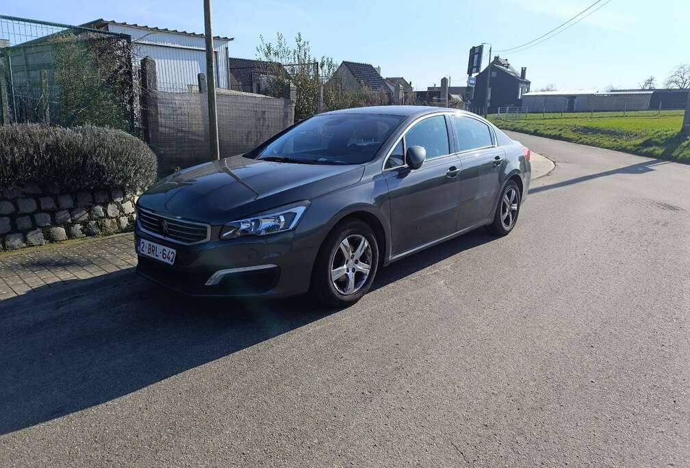 Peugeot 1.6 e-HDi 112ch FAP BMP6 BLUE LION Allure