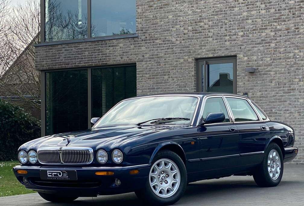 Jaguar Sovereign