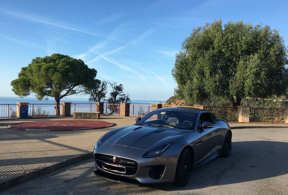 Jaguar F-Type Coupe 2.0 i4 P300 R-Dynamic
