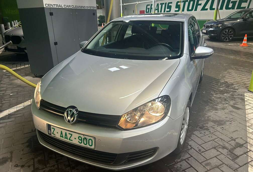 Volkswagen 1.4L BENZINE. 89800 KM. 2011. 7700 EURO