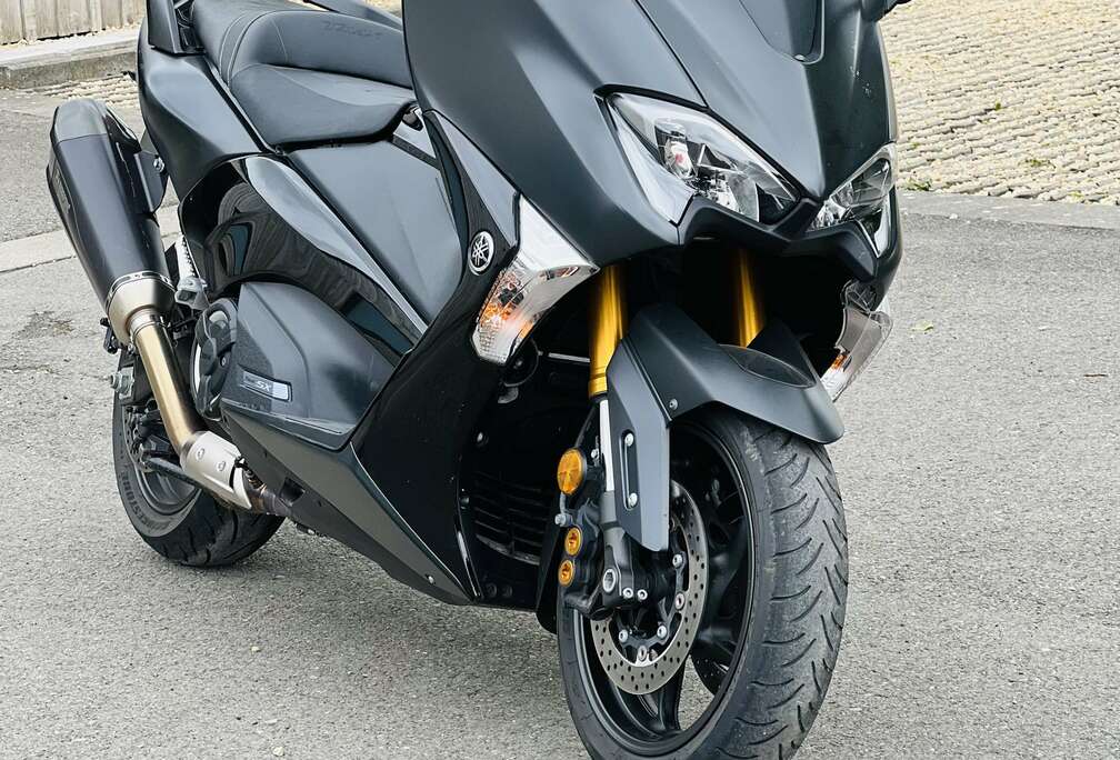 Ligne Akrapovic, Bulle Sport Fumee. Dosseret.