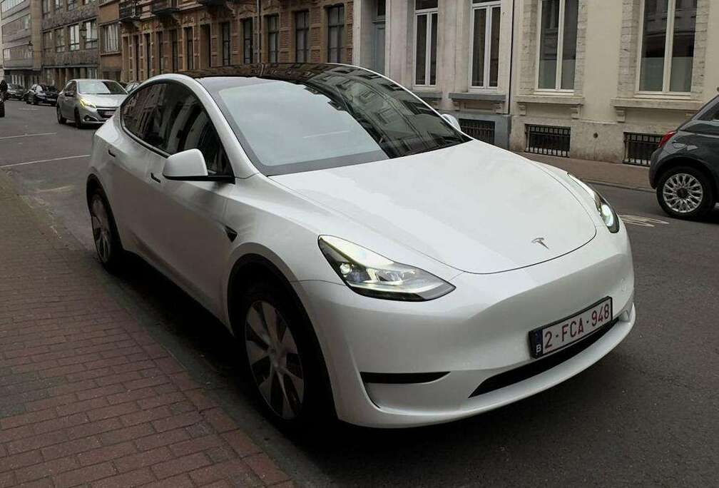 Tesla Model Y 72.5 kWh Dual Motor Performance (377 kW)