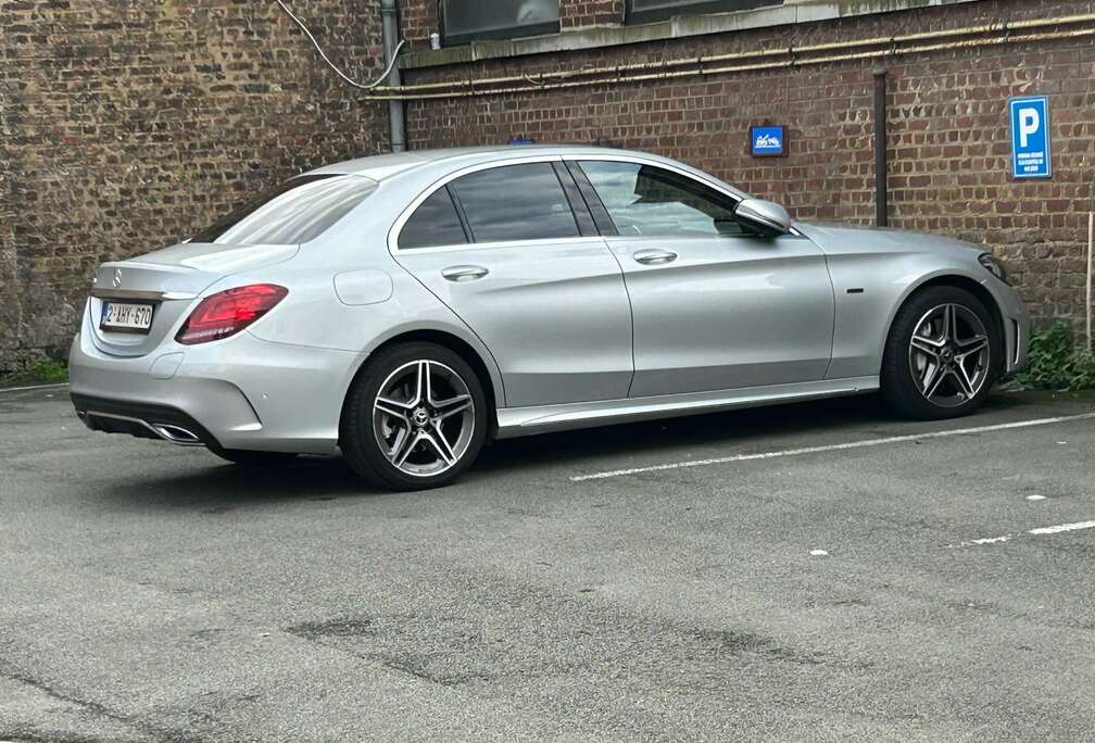 Mercedes-Benz de 9G-Tronic AMG Line